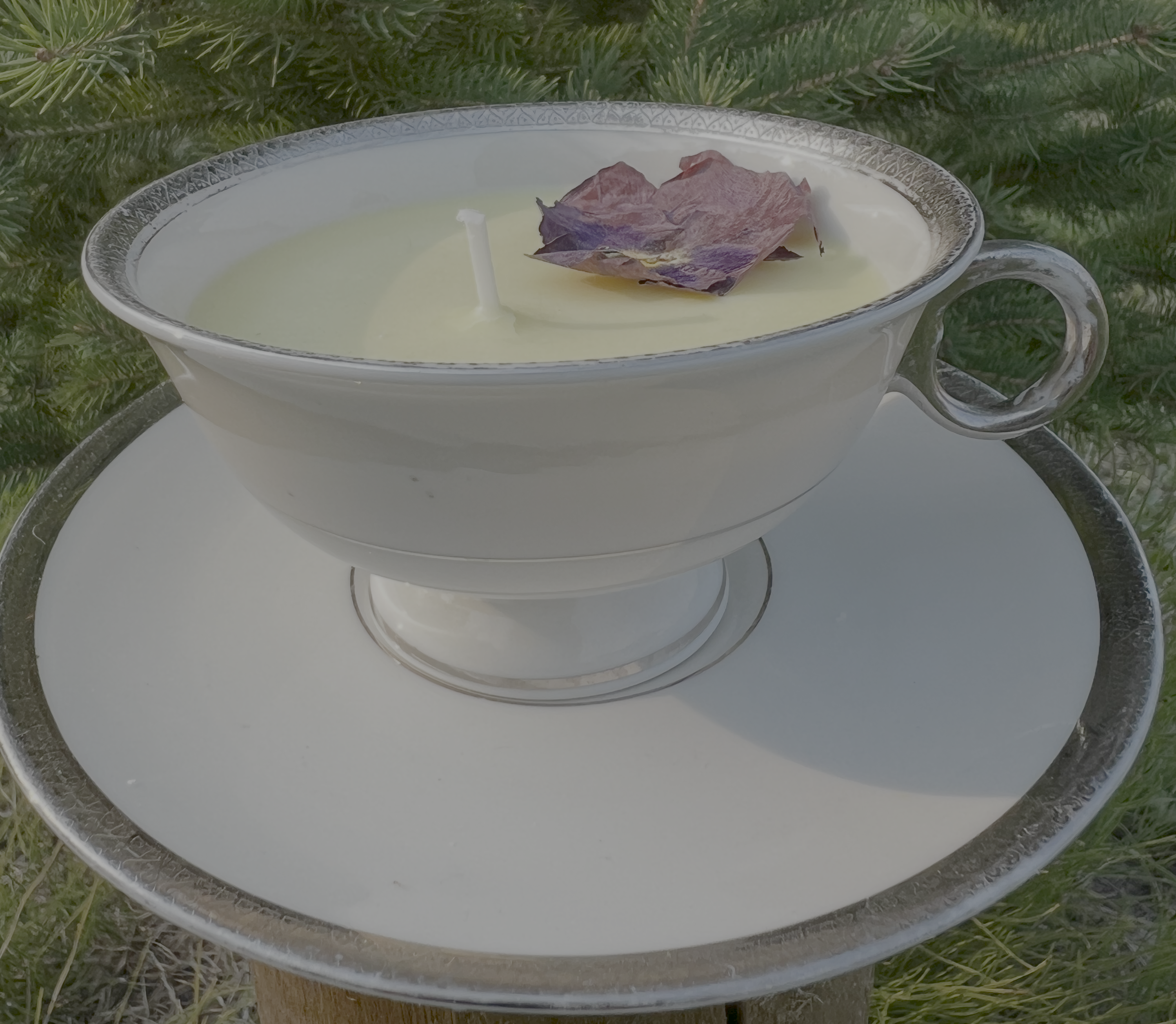 Vintage Teacup Candle – Oatmeal, Milk & Honey